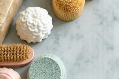 Savons artisanaux et accessoires de salle de bain